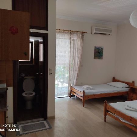 Rousetis Apartments เอยิโอ ภายนอก รูปภาพ